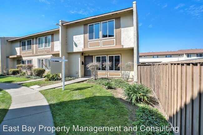 Building Photo - 3 br, 1.5 bath House - 34626 Greenstone Cmn.