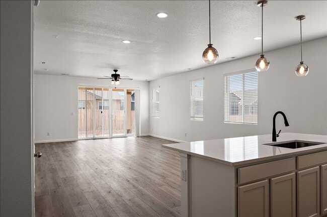 Building Photo - Like new home available now!