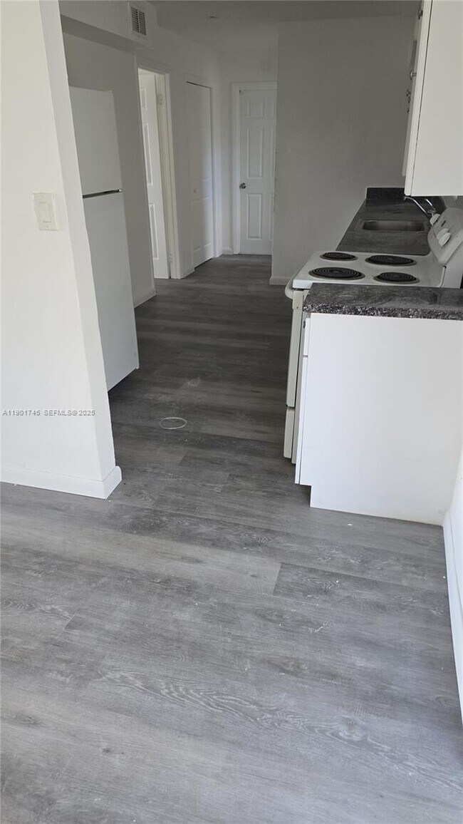 Foto del edificio - 5167 Pat Pl