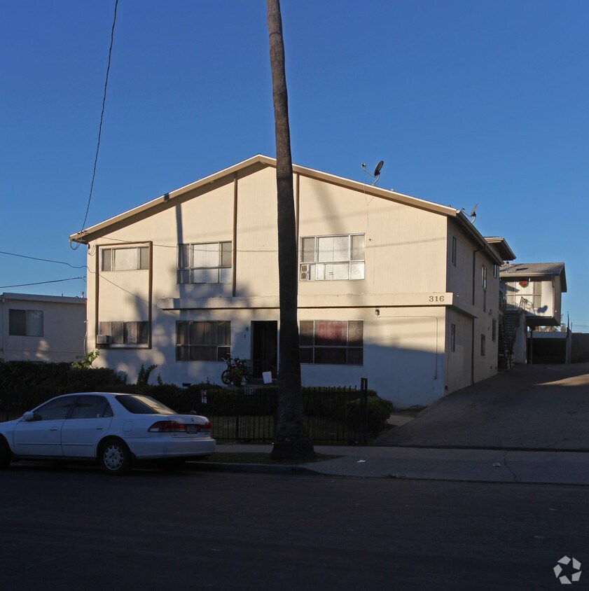 Building Photo - 316-318 Avenue 57
