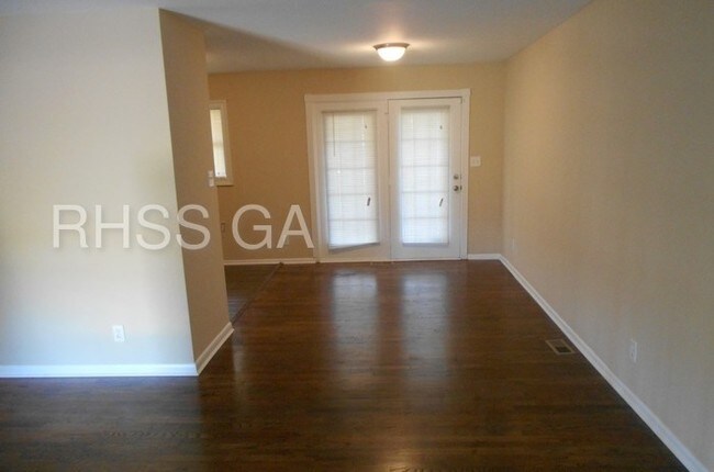Building Photo - 278 Longleaf Dr SE