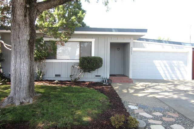Primary Photo - Cute Single Family Home, Wood Flooring, Fr...
