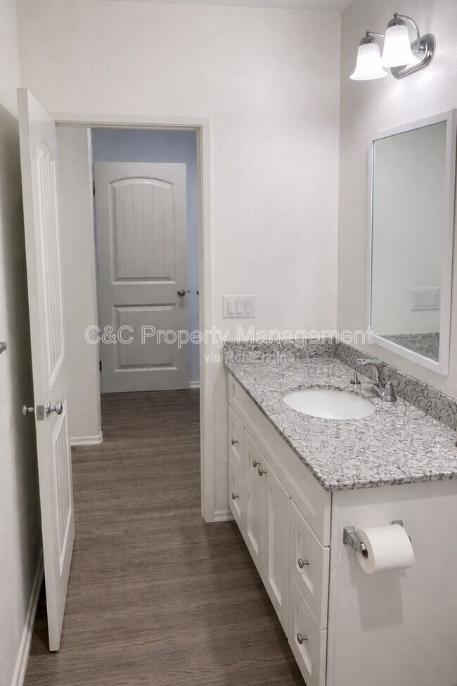 Foto del edificio - 1023 Haviture Wy