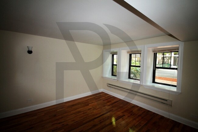 Building Photo - 1350 N Dearborn St