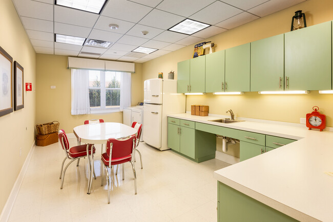 Building Photo - Washington Pointe Las Colinas