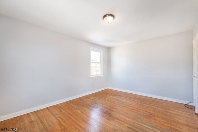 Foto del edificio - 23 Carpenter Terrace N