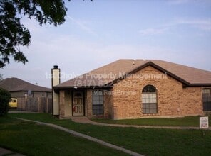 Building Photo - 453 Little Valley Ct