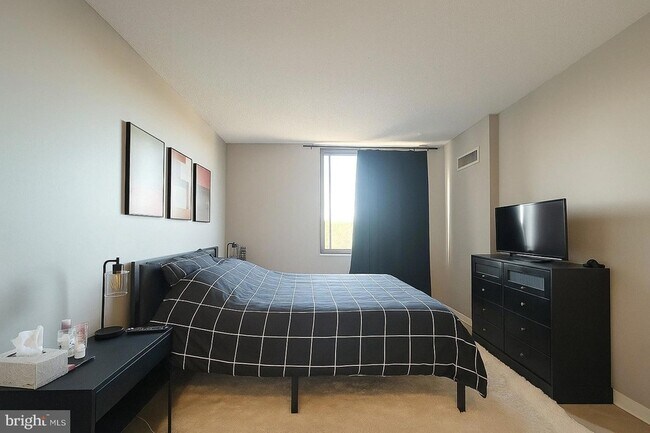 Foto del edificio - 5500 Holmes Run Pkwy