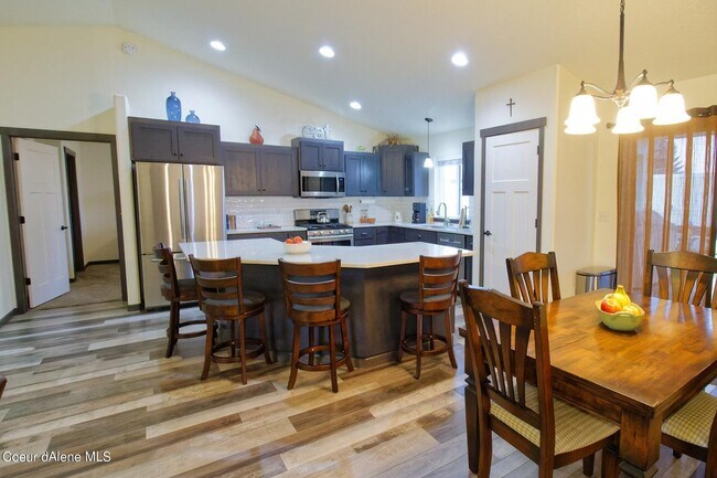 Foto del edificio - 4679 Gumwood Cir