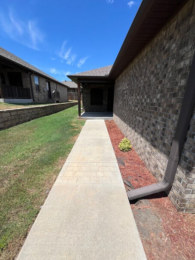 Foto del edificio - 9005-9007 Sandra Way