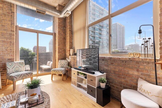 Building Photo - 1528 S Wabash Ave
