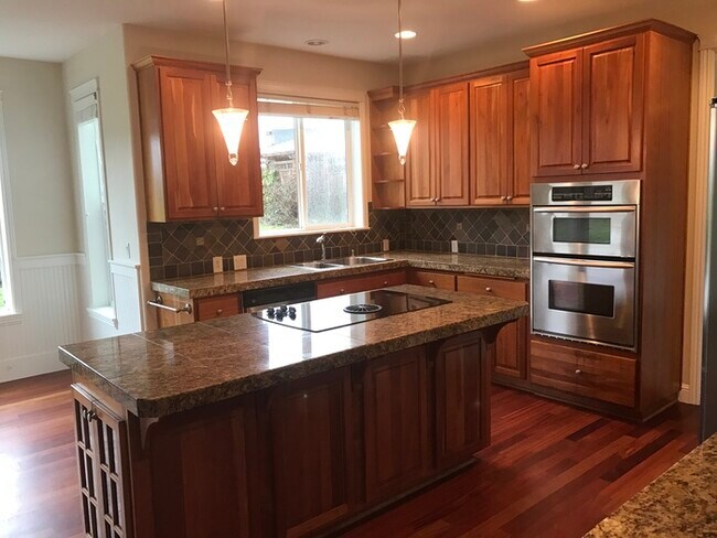 Foto del edificio - BEAUTIFUL FIVE BEDROOM IN RIDGEFIELD