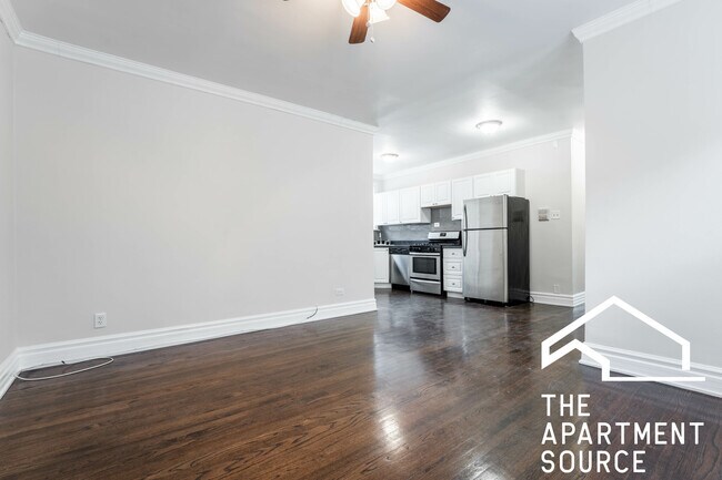 Foto del edificio - 3825 N Greenview Ave