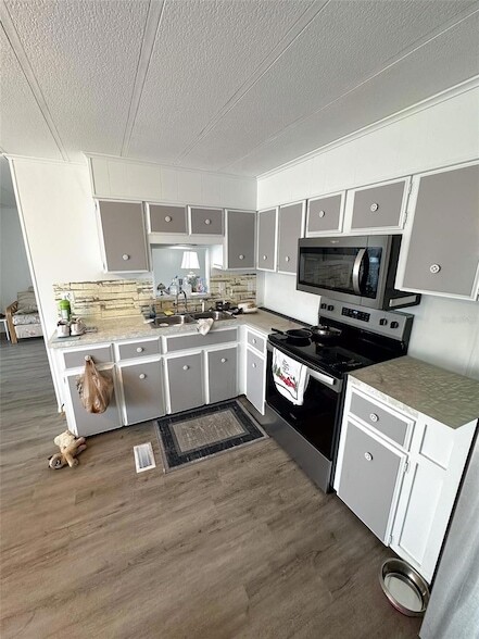 Building Photo - 527 S Egret Cir
