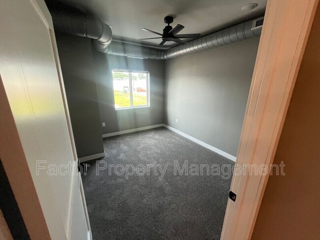 Foto del edificio - 960 N 3rd St