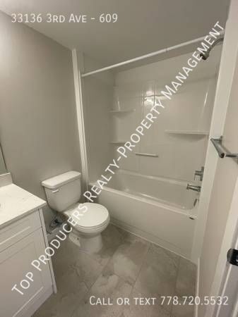 Building Photo - Top Floor Apartment