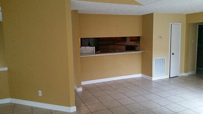 Foto del edificio - 16210 Olive Glen Dr