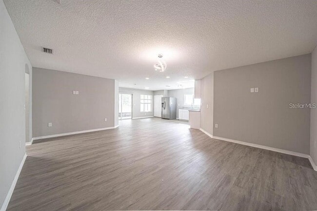 Building Photo - 2025 Peaceful Palm St