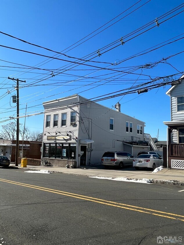 321 Pershing Ave, Carteret, NJ 07008 Room for Rent in Carteret, NJ