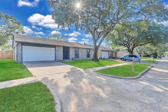 Foto del edificio - 4406 Kacee Dr