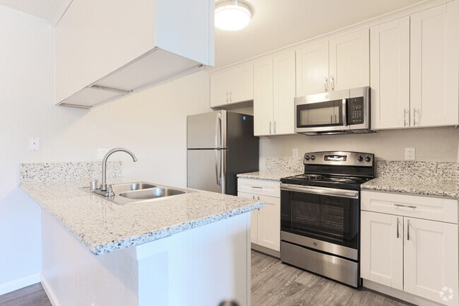 1BR, 1BA - 690 SF - Sierra Ridge