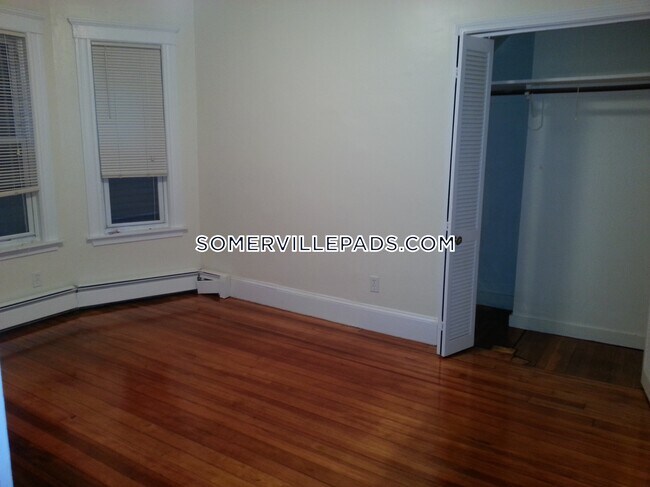 Foto del edificio - 62 Powder House Blvd