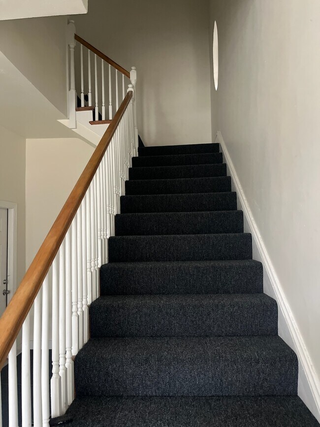 Pasos para la Unidad - 100 N Arthur Ashe Blvd