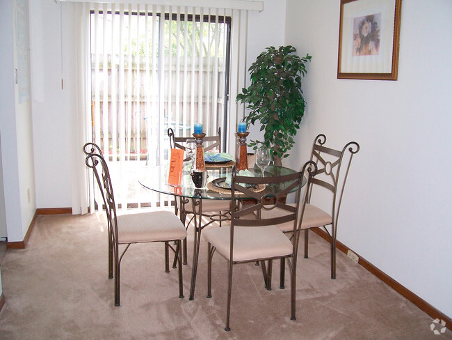 Diningroom - Manchester Townhomes