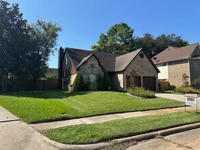 Building Photo - 13515 Ryanwood Dr