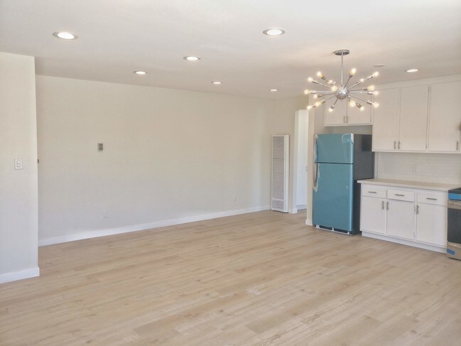 Foto del edificio - 4815 St Charles Pl