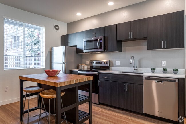Interior Photo - Urbana on 12th