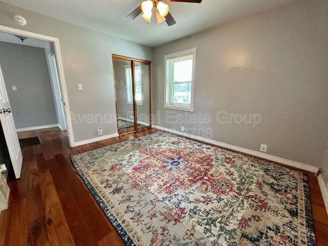 Foto del edificio - 9215 Meadowbrook Ln