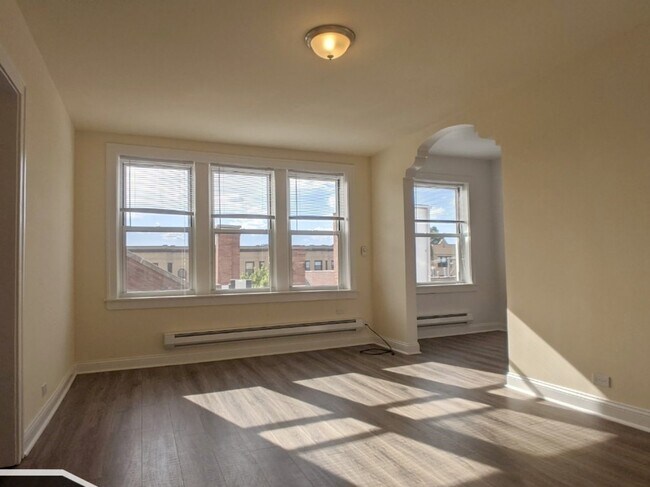 Foto del edificio - 2936 W Palmer St