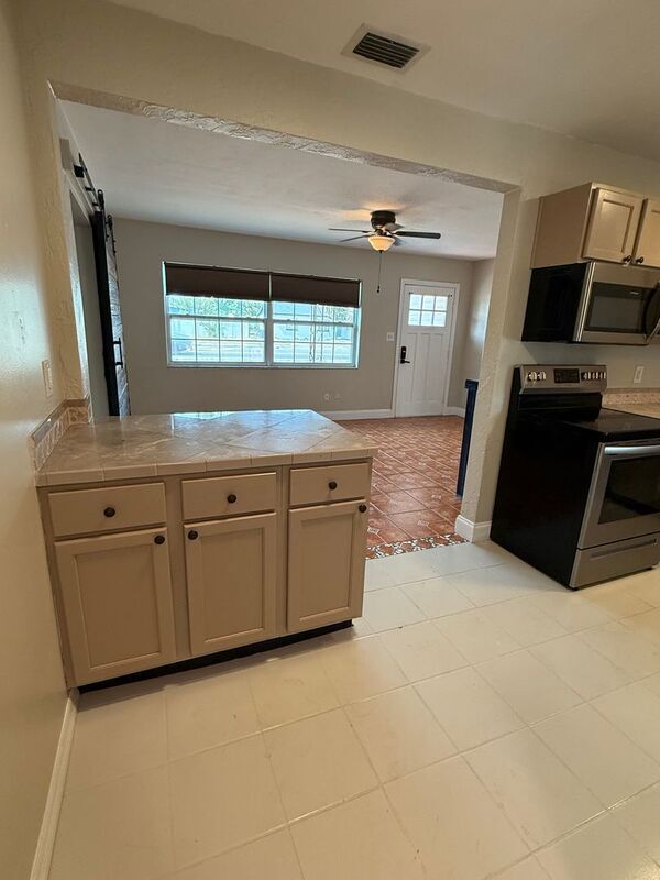 Foto del edificio - 206 40th Ave NE