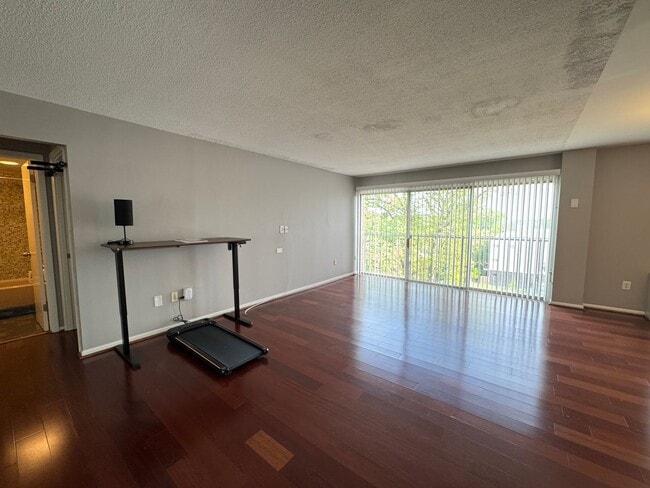 Foto del edificio - Light-filled Contemporary 1 Bedroom 1 Bath...