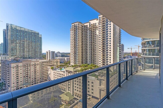 Foto del edificio - 45 SW 9th St