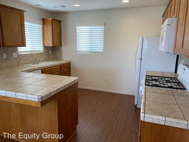 Foto del edificio - 2212-2218 W Lark Ave