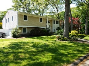 Building Photo - 275 Evergreen Ave