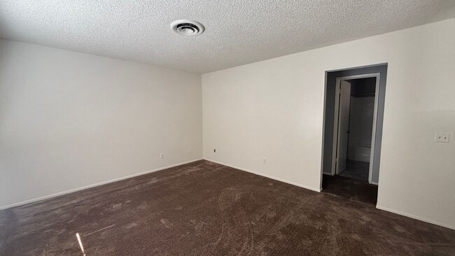 Building Photo - 410 N Taylor St