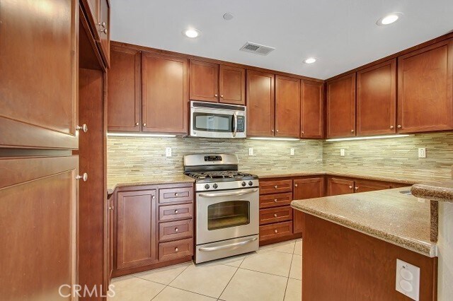 Building Photo - 12366 Hollyhock Dr