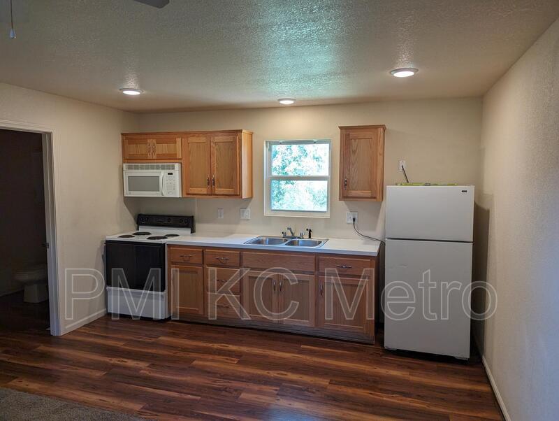 26 S Central St, Buckner, MO 64016 Condo for Rent in Buckner, MO