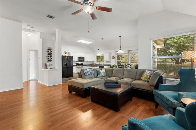 Foto del edificio - 6005 Mesa Verde Cir