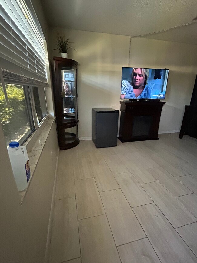 Foto del edificio - 2501 Harn Blvd