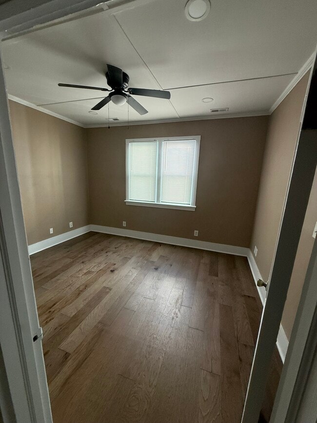 Master bedroom - 8 Hagood Ave