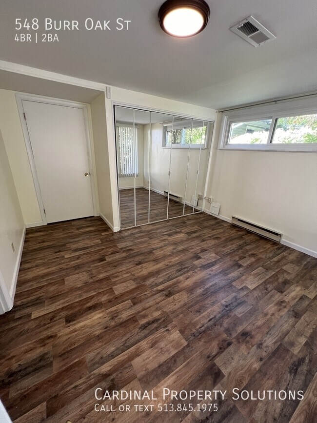 Building Photo - Charming 4-Bedroom Townhome for Rent in Sp...