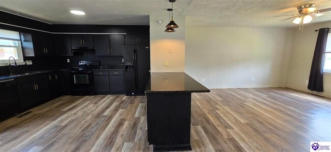 Building Photo - 408 Wagon Wheel Trail