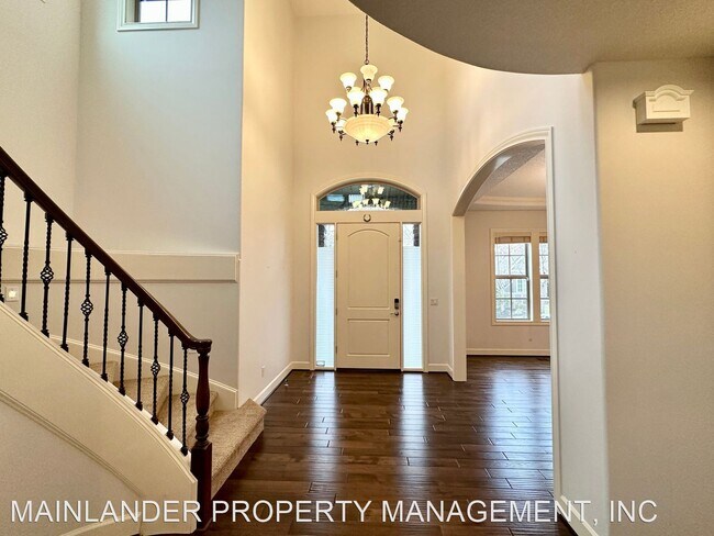 Building Photo - 4 br, 3.5 bath House - 8821 SW MARSEILLES DR.