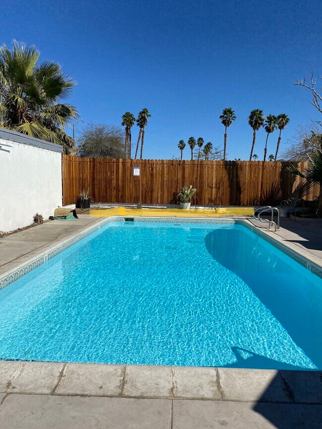 Piscina compartida - 73951 Shadow Mountain Dr