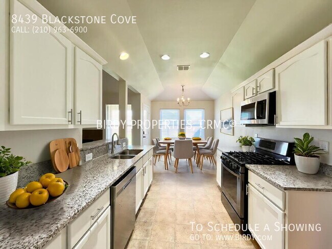 Foto del edificio - 8439 Blackstone Cove