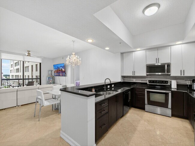 Foto del edificio - 701 S Olive Ave